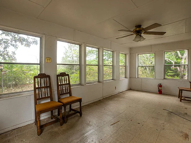 5570 Keith Rd — Photo 5