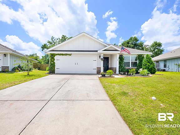 4th image of 26040 Gilmore Way