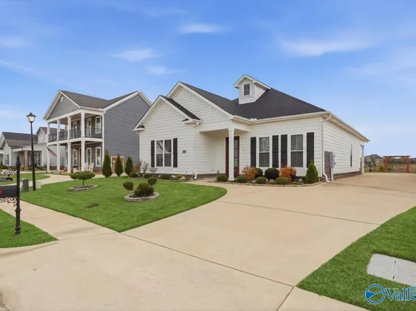 6221 Pembrook Pond Pl, Owens Cross Roads, AL 35763