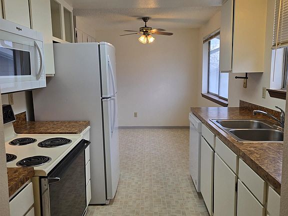 4th image of 798 Skyhawk Dr