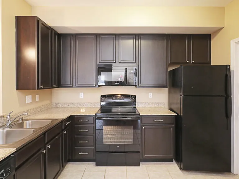 Cumberland Trace Village Apartments — Photo 2