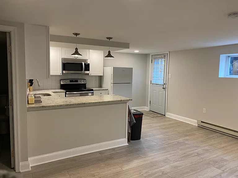413 W Jefferson St #C — Photo 3