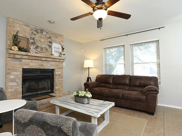 7330 Oswego Dr — Photo 2