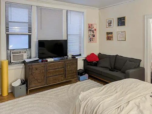 432 1/2 W Surf St #108 Photo 1