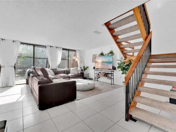10003 Costa Del Sol Blvd #E-67, Miami, FL 33178