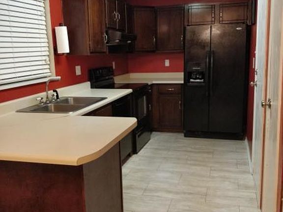 3rd image of 106 Fleetwood Sq