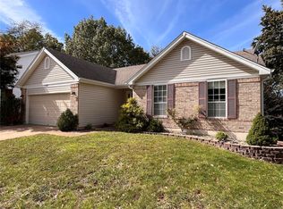 1147 Richland Meadows Dr, Ballwin, MO 63021