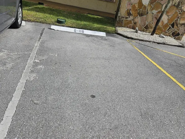 500 Village Green Cir W APT 118, Palm Springs, FL 33461