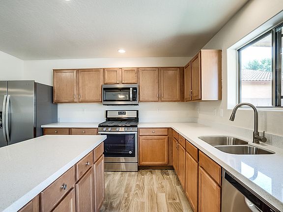 4th image of 43823 W Sagebrush Trl