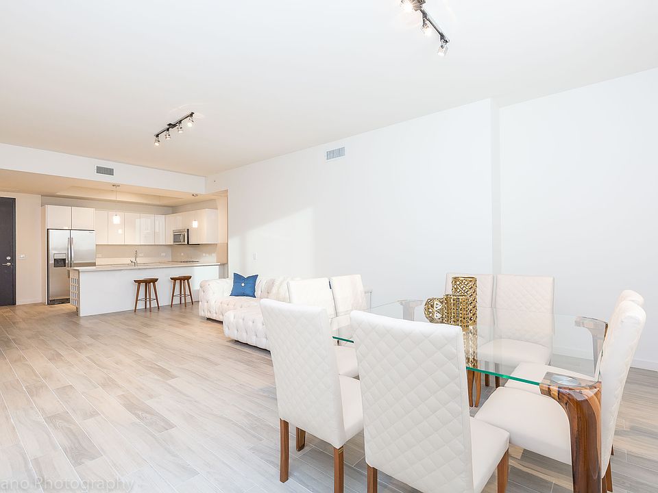 Living/Dining Area