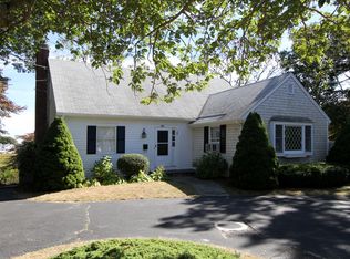 489 S Main St, Centerville, MA 02632