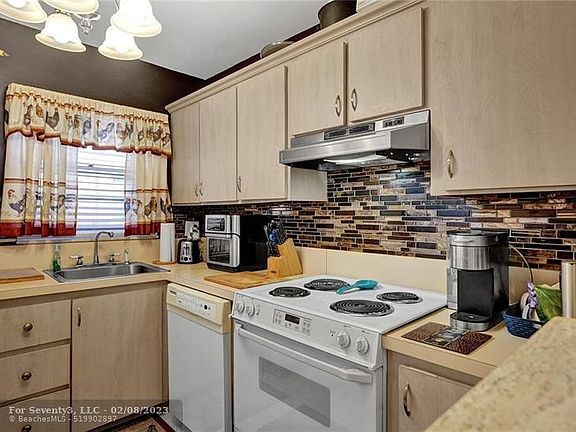 5th image of 3050 Sunrise Lakes Dr E APT 322