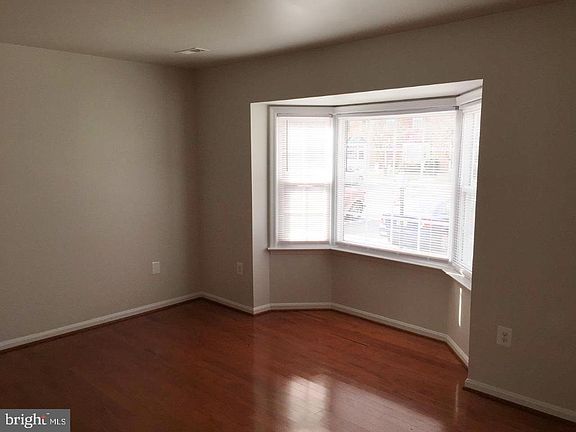 4th image of 2852 Bowes Ln