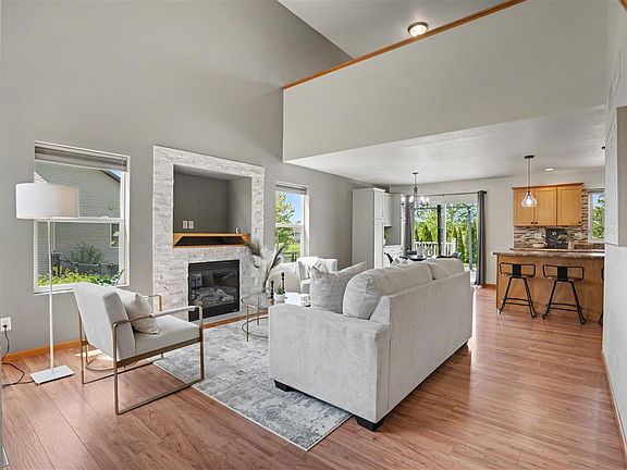 2nd image of 803 Wood Lily Rd