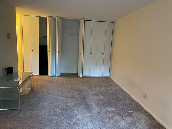 5th image of 3100 S Manchester St APT 324