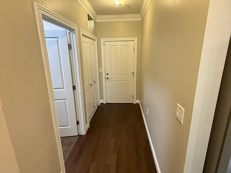 950 Perry St — Photo 7