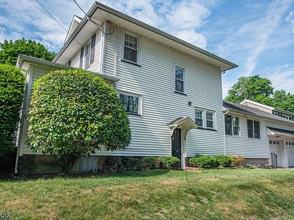 4th image of 178 Lake Ave