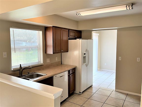 4th image of 7809 Barberry Dr