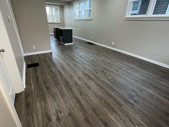 Open floor plan - great for entertaining!