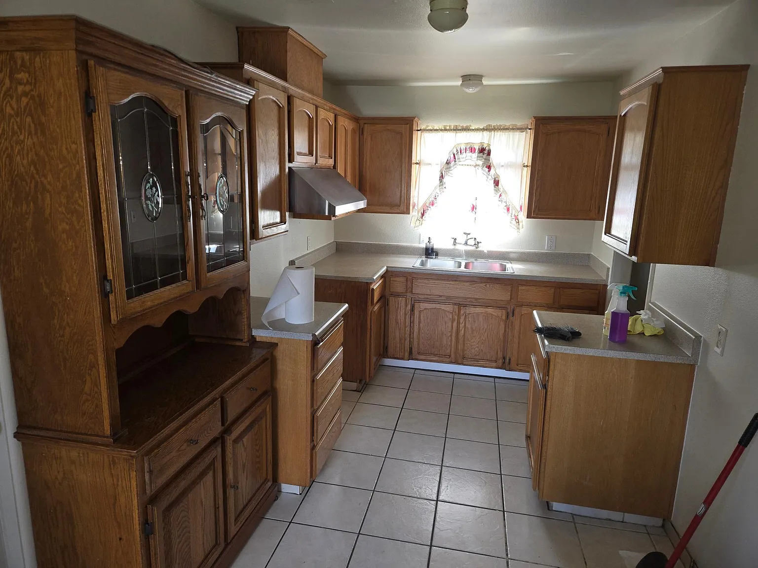 3 bed, 1.5 bath, 1272 sqft, $2,200 — Photo 4