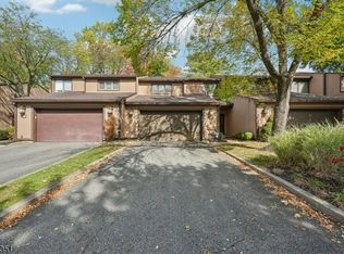 29 Ponds Cir, Wayne Twp., NJ 07470