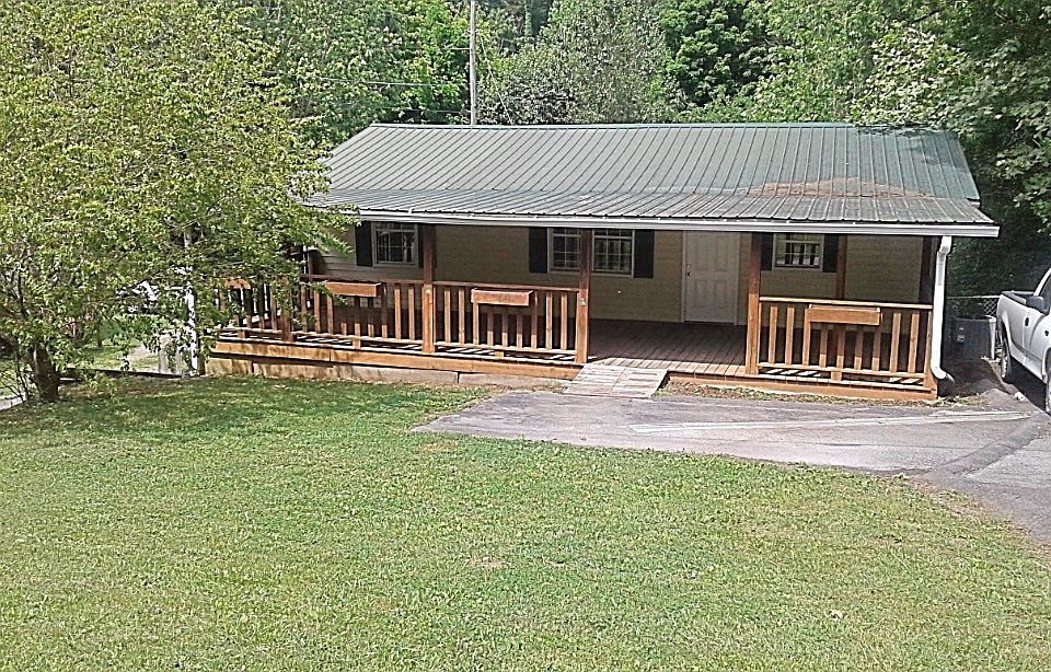 1st image of 959 Dockery Ln SE
