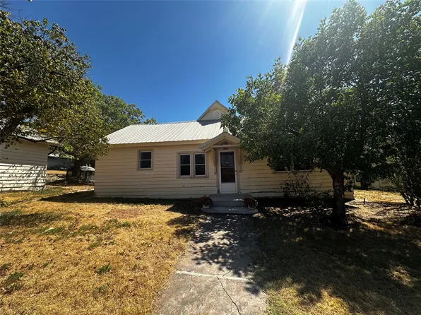 106 S McGarty St, Ingalls, KS 67853