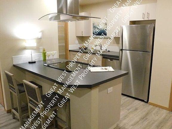 5th image of 5915 Lake Grove St SW #103