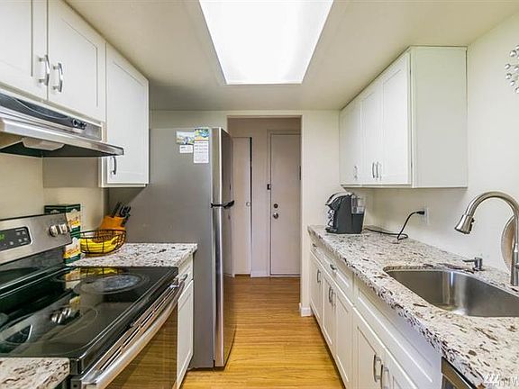 3rd image of 1003 S Pearl St APT B7