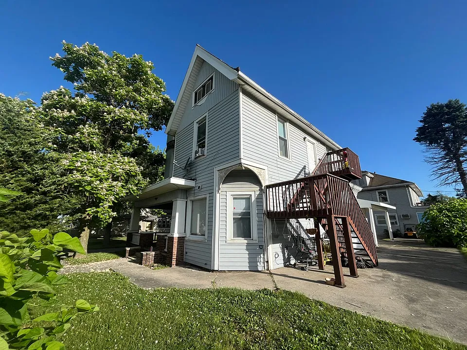 201 E Creighton Ave