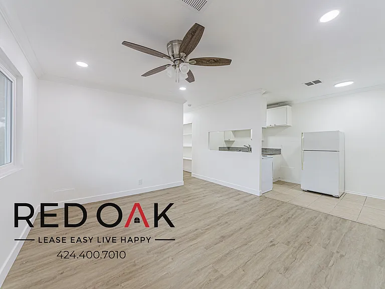 13043 Vanowen St #5 — Photo 1
