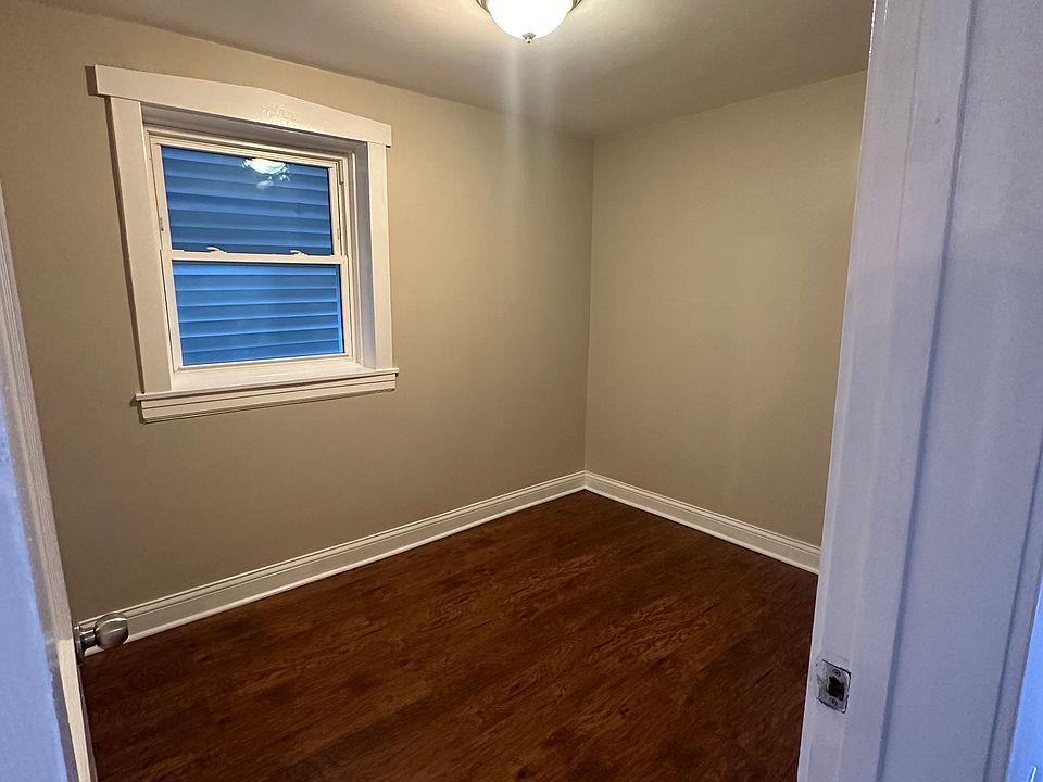 Bedroom 2 with closet