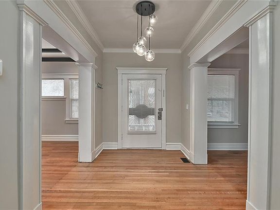 4th image of 3843 Benton Blvd