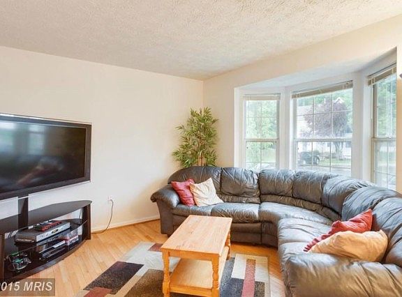 3rd image of 1103 Kings Crest Dr