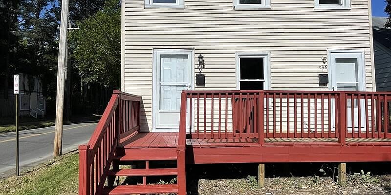 1st image of 648 Hamilton Ave #1