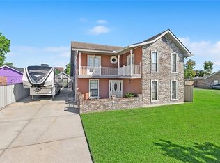 2916 Moss Ln, Violet, LA 70092