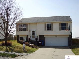 17619 Olive St, Omaha, NE 68136