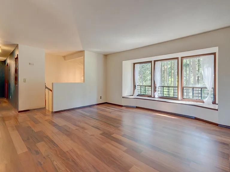 1638 Fern Pl — Photo 3