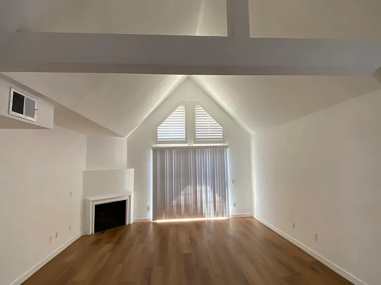 11225 La Maida St #2 — Photo 2