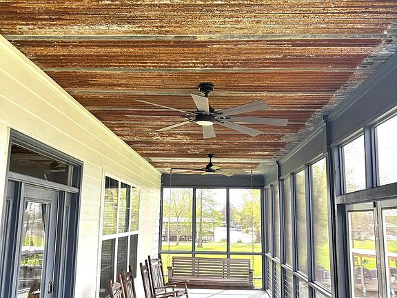 3rd image of 6091 Island Rd