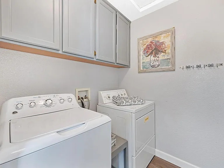 201 Stavros Ct — Photo 22