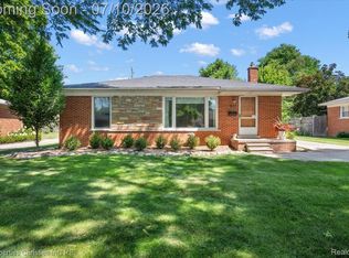 1527 Hazel Ave, Birmingham, MI 48009