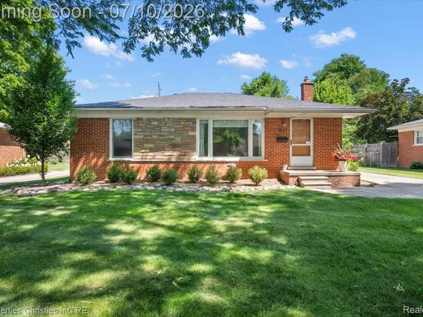 1527 Hazel Ave, Birmingham, MI 48009
