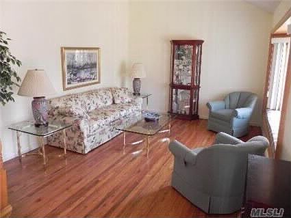 2nd image of 17 Queen Anne Pl
