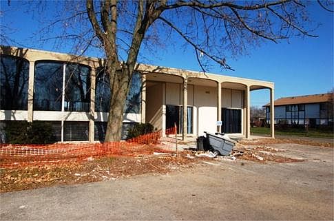 3rd image of 3435 E Livingston Ave