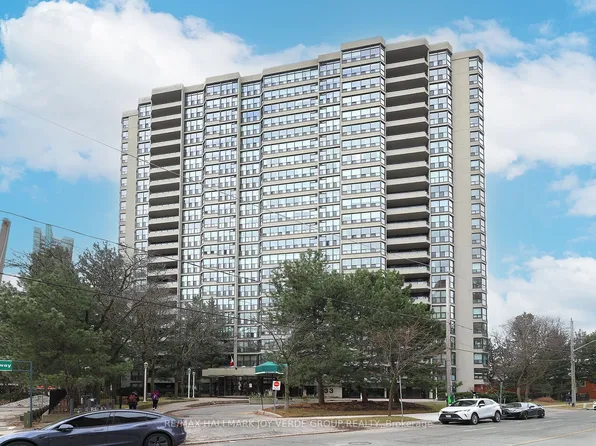 33 Elmhurst Ave #101, Toronto, ON M2N 6G8