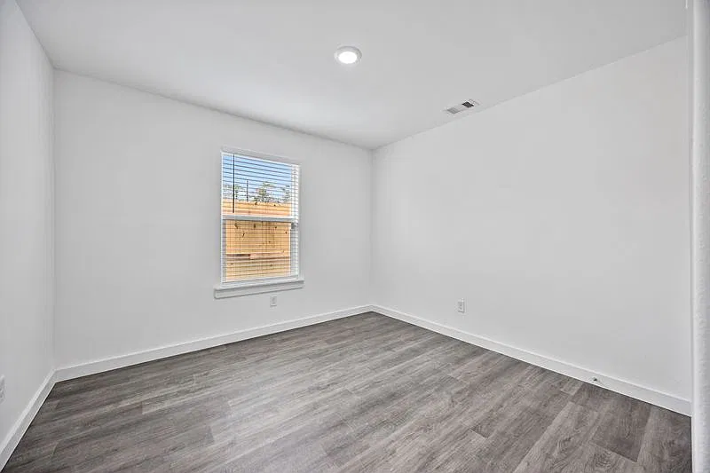 3 bed, 2.5 bath, 1180 sqft, $1,750 — Photo 3