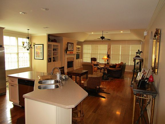 5th image of 3068 Poplar Grove Ln