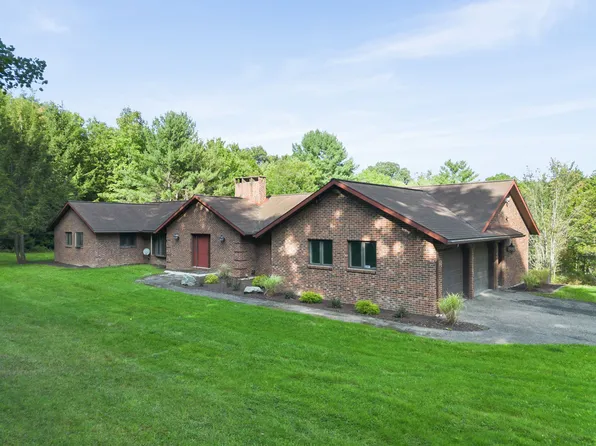 1700 Cummings Rd, Endicott, NY 13760