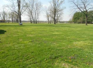 115 W Washington St, Clinton, IN 47842